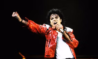 Michael Jackson lập kỷ lục mới: Trở lại Top 10 Billboard Hot 100 sau 40 năm