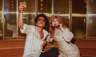 “Die With A Smile” của Lady Gaga - Bruno Mars phá chuỗi thống trị của Mariah Carey