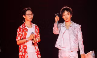 Hoàng Dũng tinh tế, "đỡ miếng" cho fanboy đu trọn 3 đêm concert Xoay Tròn