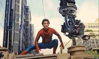 Hiện tượng hiếm gặp: Spider-Man gây bão mạng xã hội chỉ với cảnh hậu trường