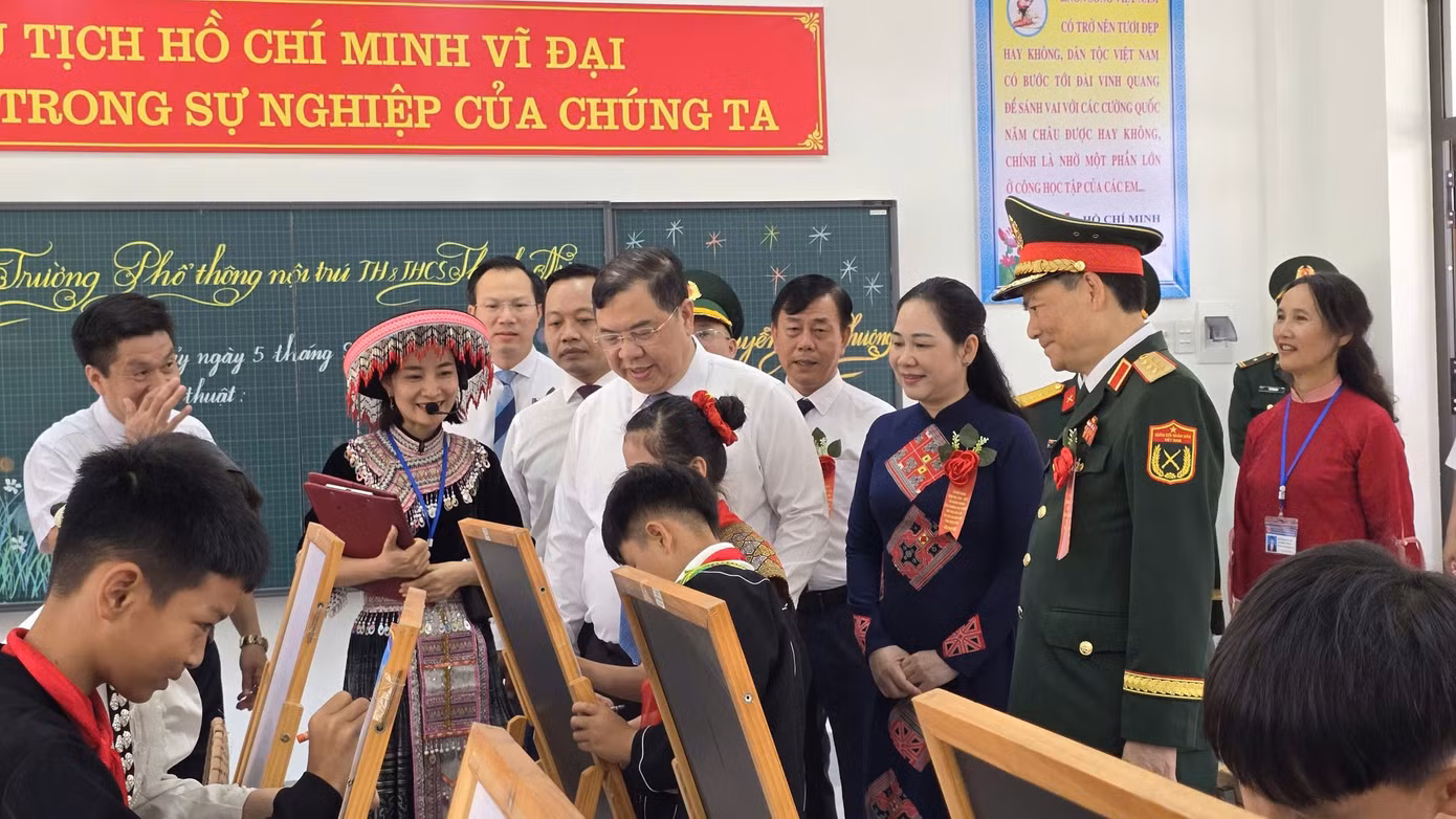 Thủ tướng Lê Minh Hưng: Muốn đất nước mạnh, cần có con người giỏi ảnh 13