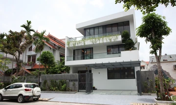 Biệt thự được thiết kế để không gian 'đối thoại' với ánh sáng