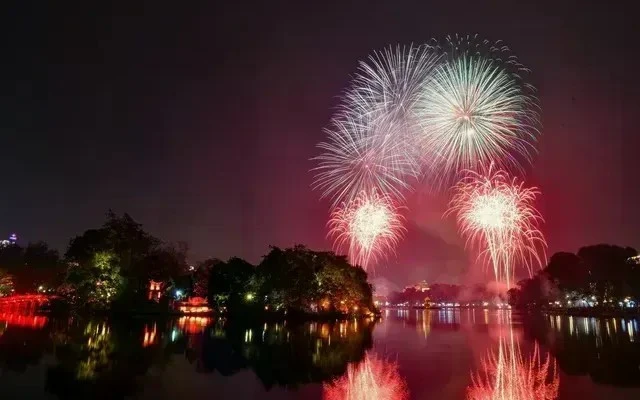 Hà Nội Bắn Pháo Hoa Đón Tết Bính Ngọ 2026 Với 31 Điểm Trên Toàn Thành Phố