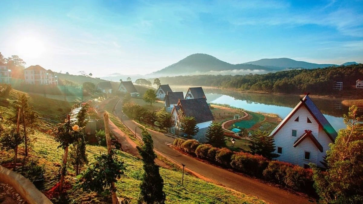 Sân Bay Liên Khương Đóng Cửa Gần 6 Tháng, Du Khách Đến Đà Lạt Phải Lựa Chọn Hành Trình Thay Thế