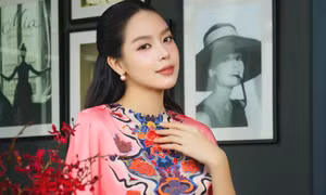 Hoa hậu Thanh Thủy chọn họa tiết ngựa cho Tết Bính Ngọ