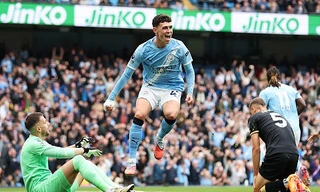 Haaland lập cú 'đúp', Man City đại phá Burnley 