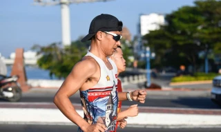 Những bước chạy dũng mãnh của tượng đài điền kinh Nguyễn Văn Lai ở tuổi 40