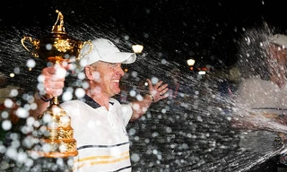 Ryder Cup 2025: Châu Âu thắng nghẹt thở trước sức phản kháng dữ dội của Mỹ