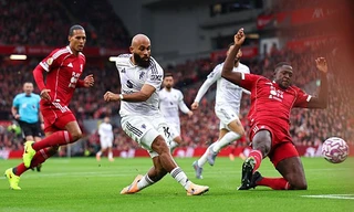 Trực tiếp Liverpool vs MU 0-1 (H1): Lammens cứu thua MU