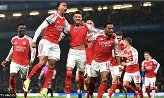 Chelsea gục ngã trước Arsenal trên sân nhà trong ngày ra mắt HLV Rosenior