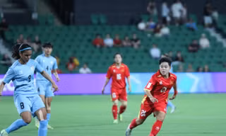 HLV Mai Đức Chung khen bản lĩnh học trò sau chiến thắng nghẹt thở trước Ấn Độ