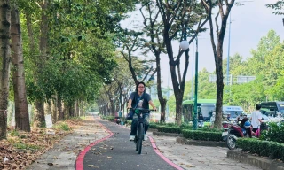 Ngắm làn đường dành cho xe đạp đầu tiên tại TPHCM