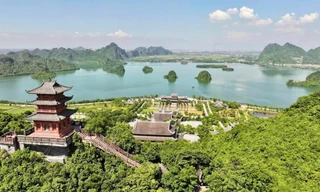 Đánh golf ở Sân Thiên Đường Legend Valley Country Club, ghé thăm chùa Tam Chúc