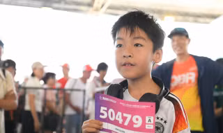 Check-in, nhận BIB và đếm ngược: Tiền Phong Marathon 2026 'bùng nổ' trước giờ G