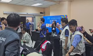 HLV Kiatisak gây sốt trước chung kết SEA Games: 'Thắng hay thua, hãy tận hưởng bóng đá'