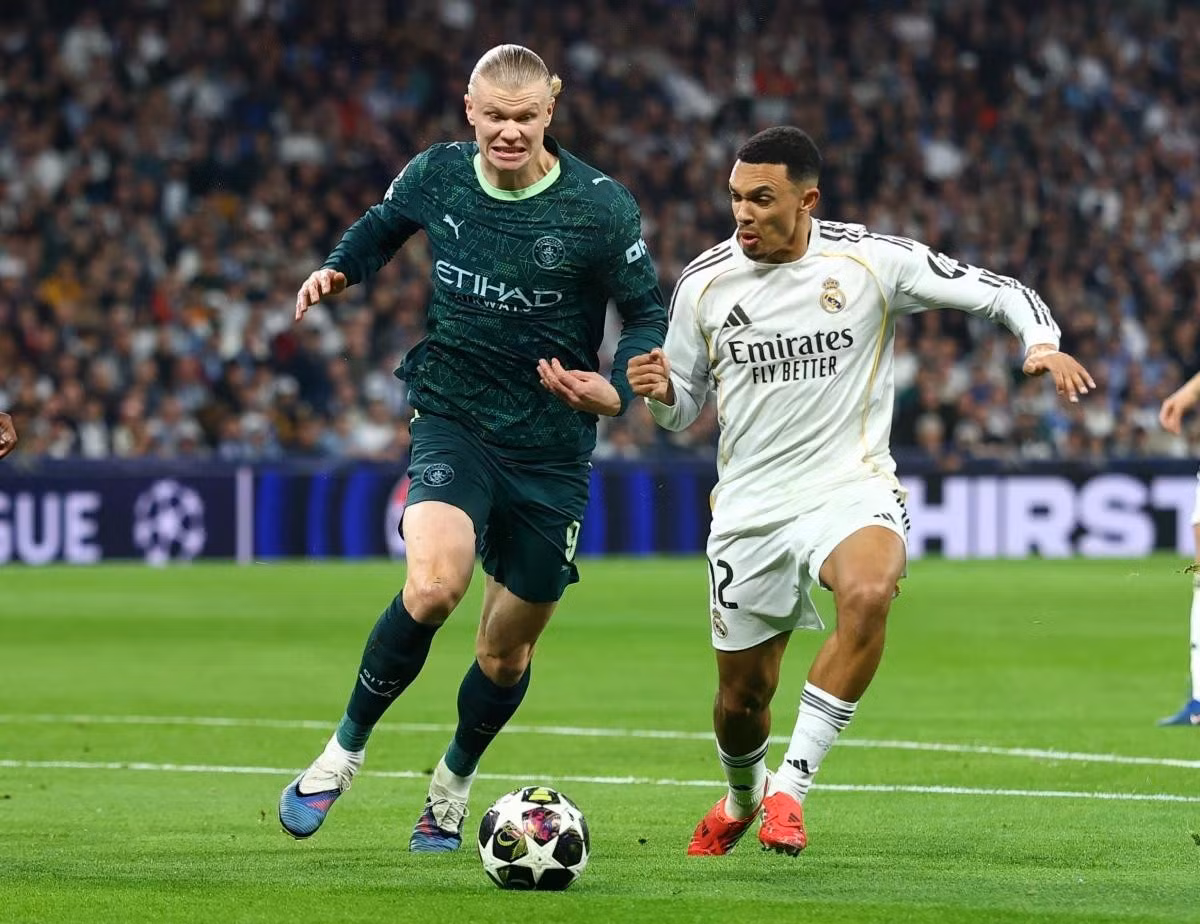 Man City thảm bại 0-3.