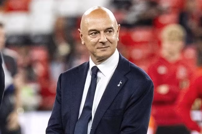 daniel-levy-0408160900.jpg