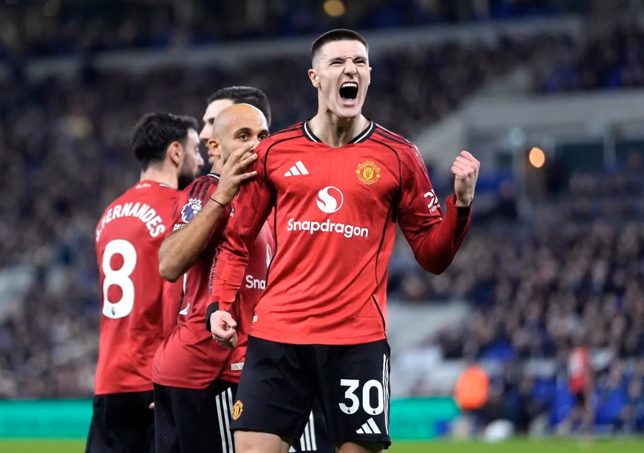 man-utd4-png-1771906182-7646-1771906311.jpg