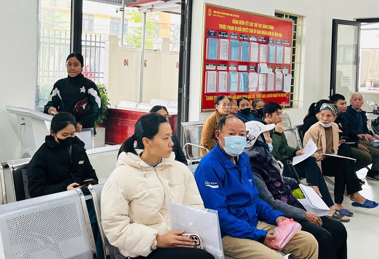 Ứng Hòa đẩy mạnh cấp sổ đỏ sau mô hình chính quyền 2 cấp, hàng chục hộ dân được nhận
