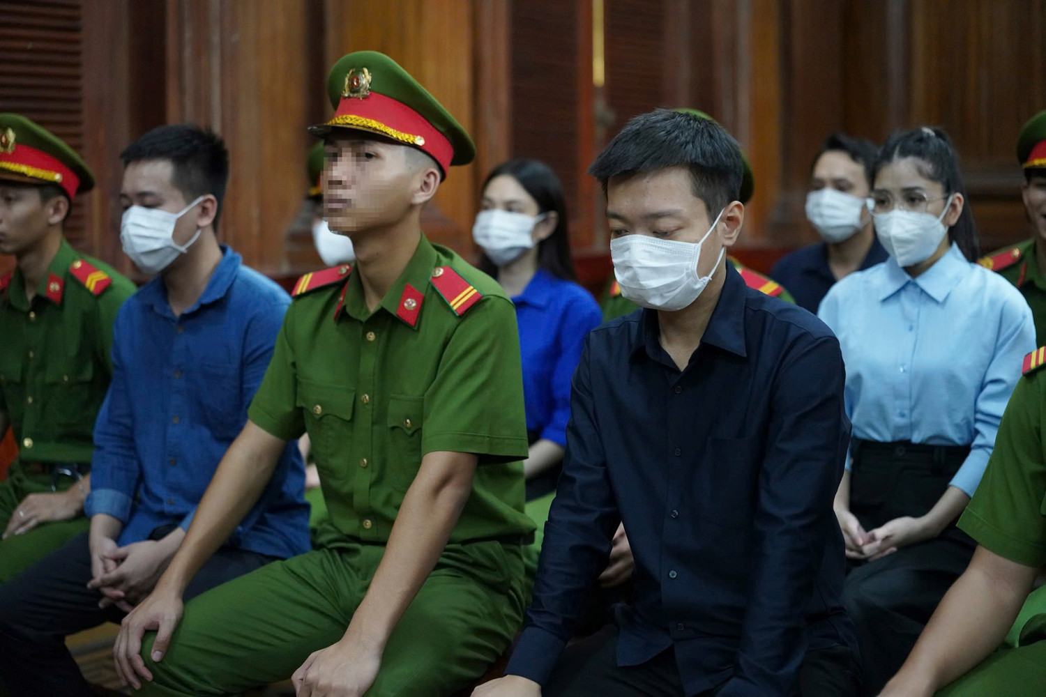 Hoa hậu Thùy Tiên bị tuyên phạt 2 năm tù