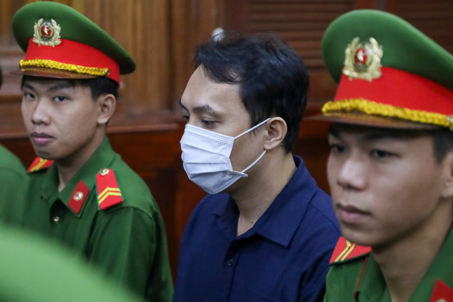 Hoa hậu Thùy Tiên bị tuyên phạt 2 năm tù