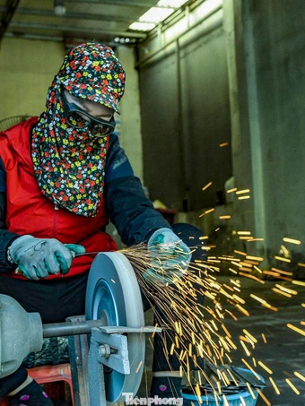 Làng rèn trăm năm tuổi đỏ lửa phục vụ Tết