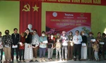 Báo Tiền Phong phối hợp cùng Quỹ Thiện tâm trao 150 suất quà Tết tại Khánh Hòa
