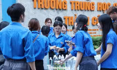 Hình ảnh các 'đặc vụ' khoác áo xanh tiếp sức mùa thi