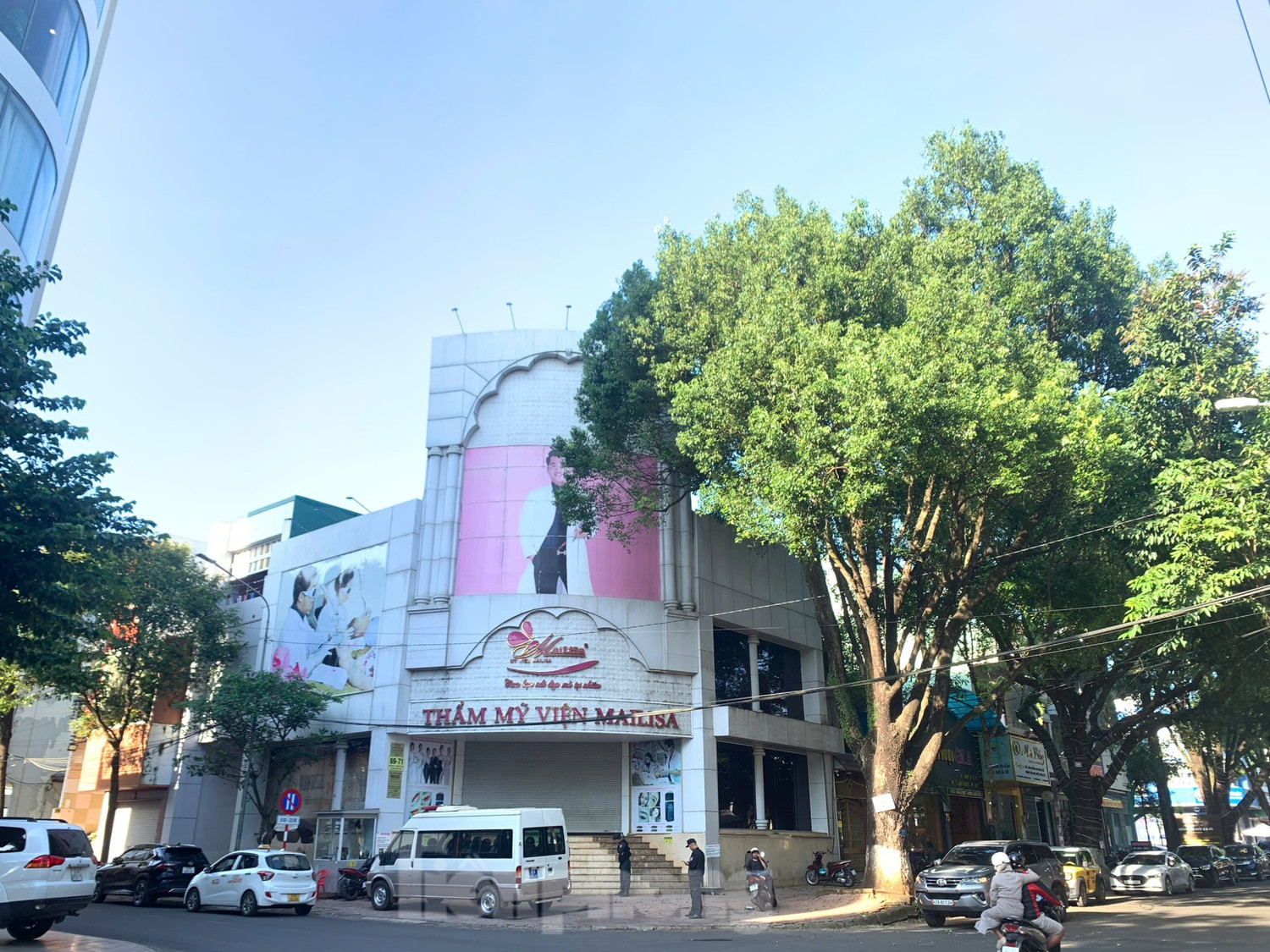 Khám xét cả ngày, công an thu giữ nhiều tài liệu tại Mailisa Hà Nội, Đắk Lắk