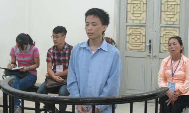 Nguyễn Tiến Dũng tại phiên toà.