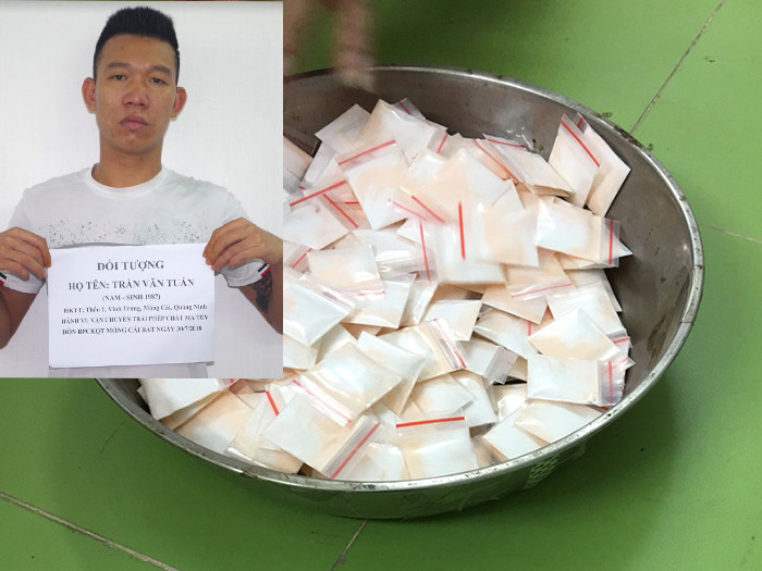 Đối tượng và tang vật vụ án Ảnh: BPMC