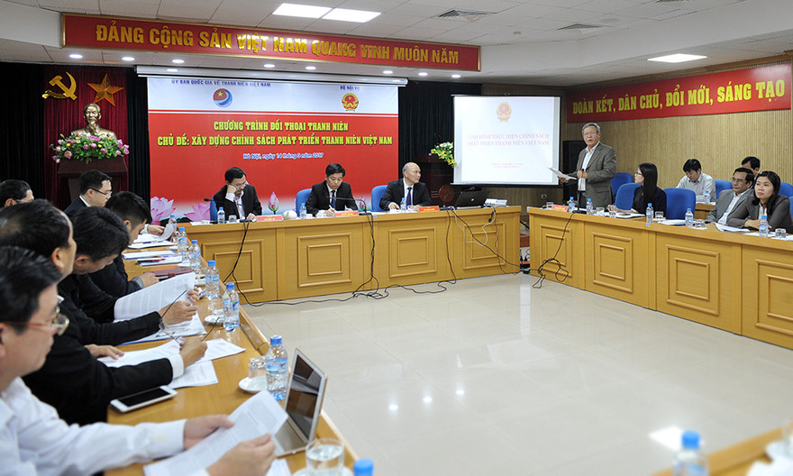 Chương trình có nhiều ý kiến trao đổi, kiến nghị xung quanh các vấn đề phát triển thanh niên Việt Nam (Ảnh: Xuân Tùng)