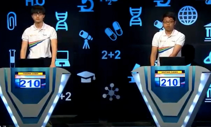 Nguyễn Huỳnh Sang và Nguyễn Thành Vinh có phần thi phụ để phân định ai là người giành được vé vào cuộc thi Quý 2 Đường lên đỉnh Olympia năm thứ 19