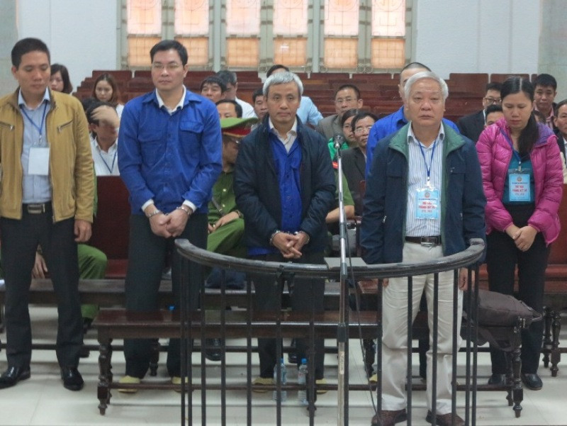 Các bị cáo tại tòa.