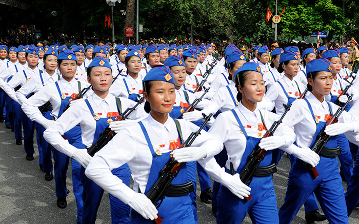 Cận cảnh những 'bông hồng thép' bảo vệ nhà máy, xí nghiệp