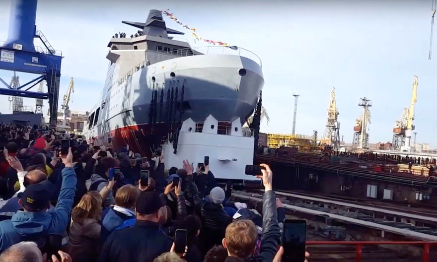 Hạ thủy tàu Ivan Papanin