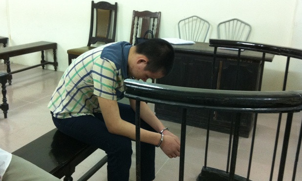 Bị cáo ăn năn trước vành móng ngựa.