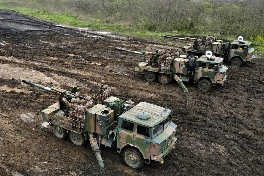 Các chỉ huy quân sự của Trung Quốc đã bị chỉ trích vì đào tạo lỗi thời. Ảnh: Weibo