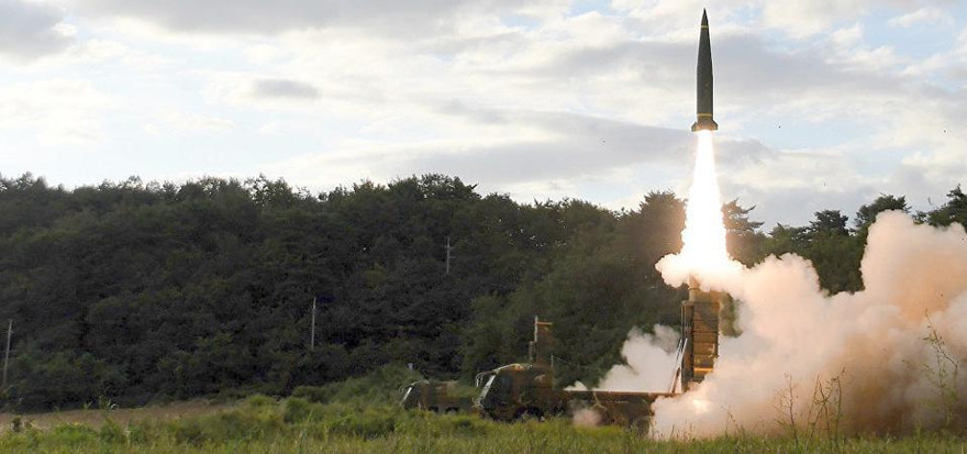 Tên lửa đạn đạo mới nhất của Hàn Quốc, Hyunmoo-4, đang được thử nghiệm. 