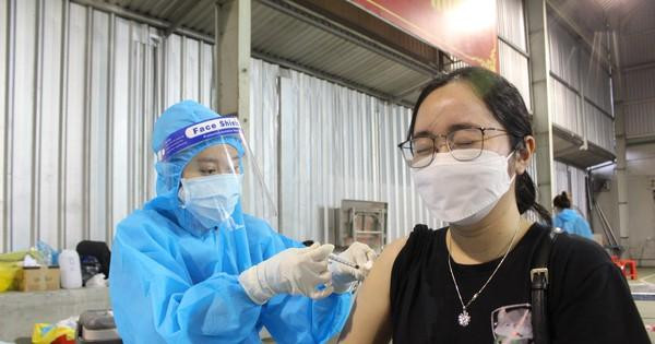 Hội Doanh nhân trẻ triển khai ATM nhân lực tiêm vắc xin tại TPHCM