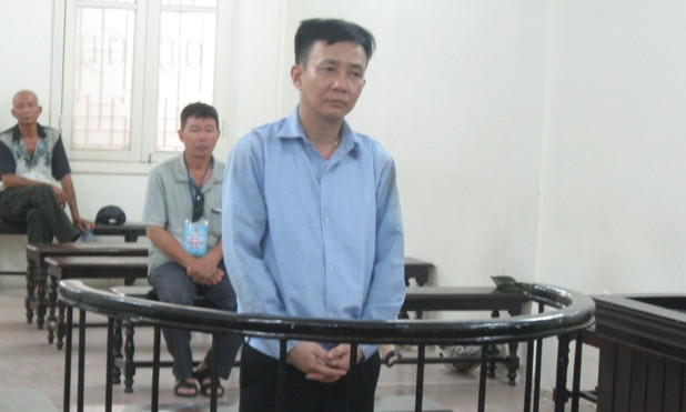 Cựu nhân viên uỷ ban phường lĩnh án vì lừa đảo, chiếm đoạt tài sản.