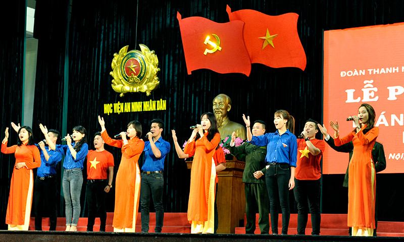 Một tiết mục văn nghệ của Đoàn Thanh niên Học viện An ninh Nhân dân tại Lễ phát động Tháng thanh niên 2016