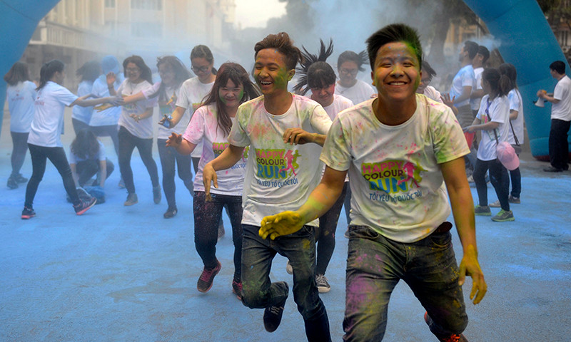 Giới trẻ Hà Thành trên đường đua ngập sắc màu