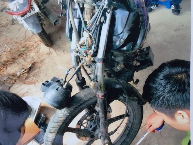 Tất cả các bên trong vụ án đều khẳng định, xe máy không hề phanh trước va chạm.