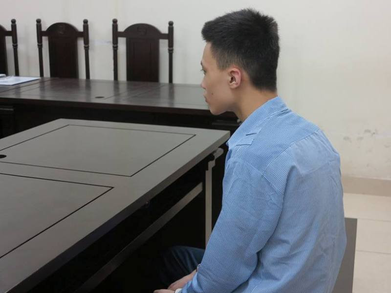 Nguyễn Phi Hùng tại tòa.