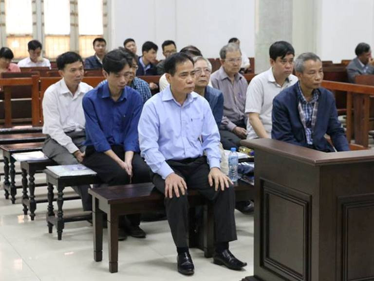 Các bị cáo tại tòa.