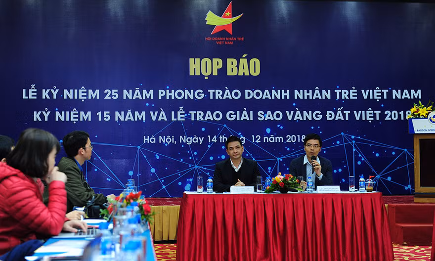 T.Ư Hội Doanh nhân trẻ Việt Nam tổ chức họp báo giới thiệu Lễ kỷ niệm 25 năm phong trào Doanh nhân trẻ Việt Nam; kỷ niệm 15 năm Giải thưởng Sao Vàng đất Việt và trao Giải thưởng Sao Vàng đất Việt năm 2018. Ảnh: Xuân Tùng