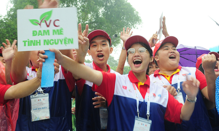 Ấn tượng giới trẻ đội mưa trong ngày hội Quốc gia tôn vinh tình nguyện