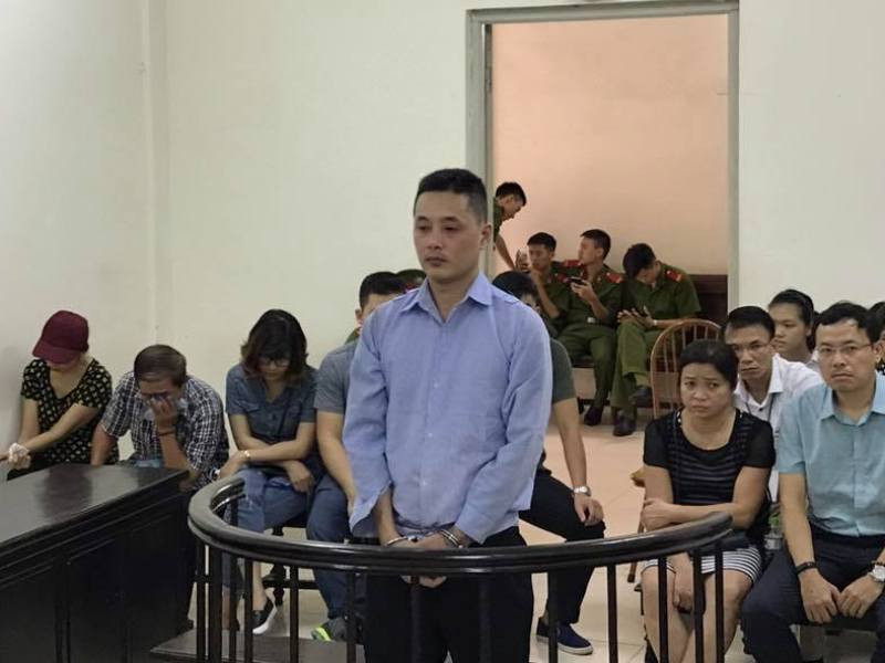 Bị phát hiện, kẻ trộm rút dao đâm chết tân sinh viên