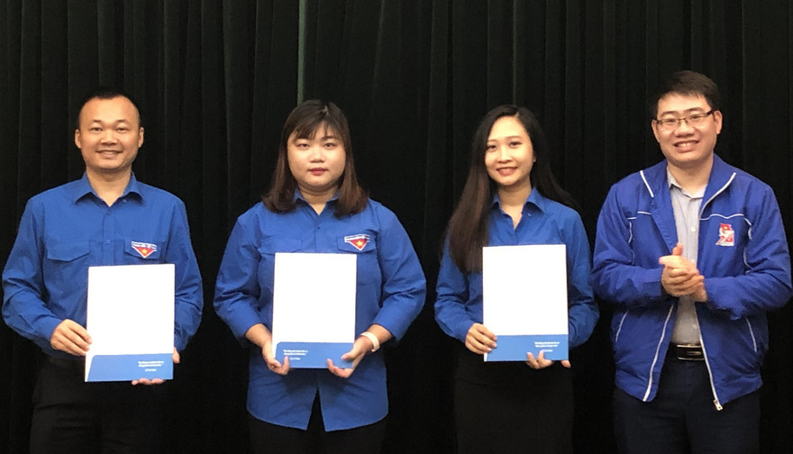 Đoàn cơ quan T.Ư Đoàn triển khai quyết định sáp nhập Chi đoàn Báo Sinh viên Việt Nam vào Đoàn cơ sở Báo Tiền Phong. Ảnh: Xuân Tùng